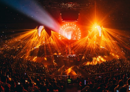 联诚发LED显示屏闪耀痛仰乐队天津演唱会